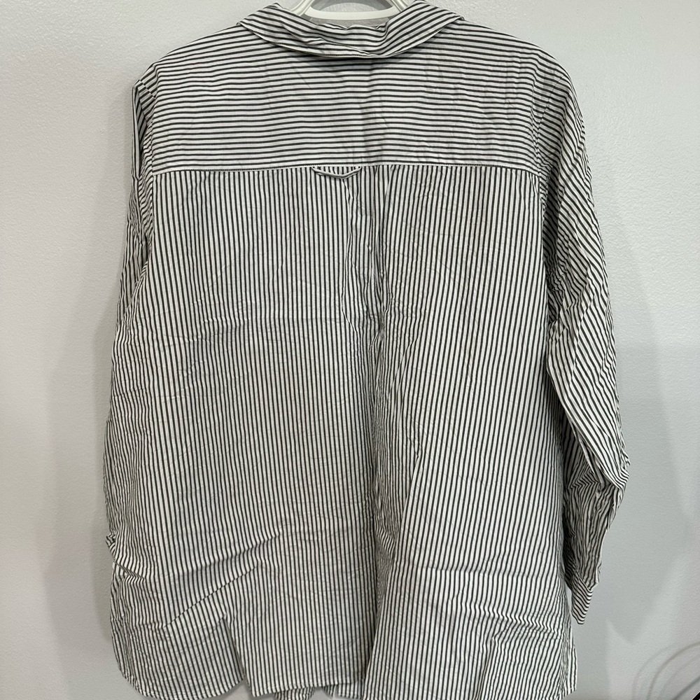 Quacker Factory Black and White Striped Blouse - Picture 3 of 4